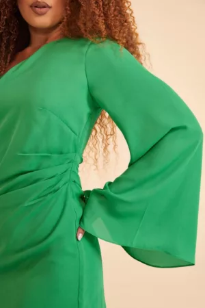 Closet - Vestido Assimétrico Manga Sino