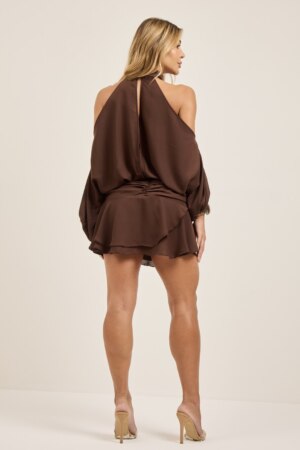 CLOSET: Moda Feminina Elegante, Exclusiva e Atemporal - Vestido Curto Com Babados e Manga Longa Rosana