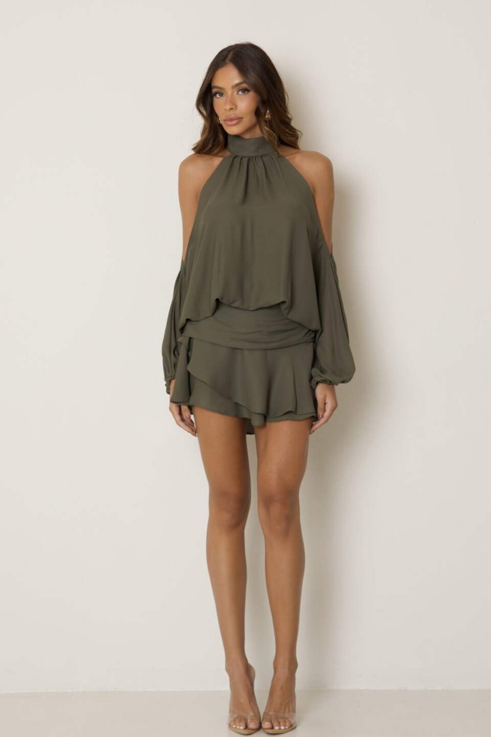 CLOSET: Moda Feminina Elegante, Exclusiva e Atemporal - Vestido Curto Com Babados e Manga Longa Rosana