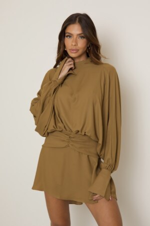 CLOSET: Moda Feminina Elegante, Exclusiva e Atemporal - Vestido Curto Manga Longa Com Saia Babado Amisha