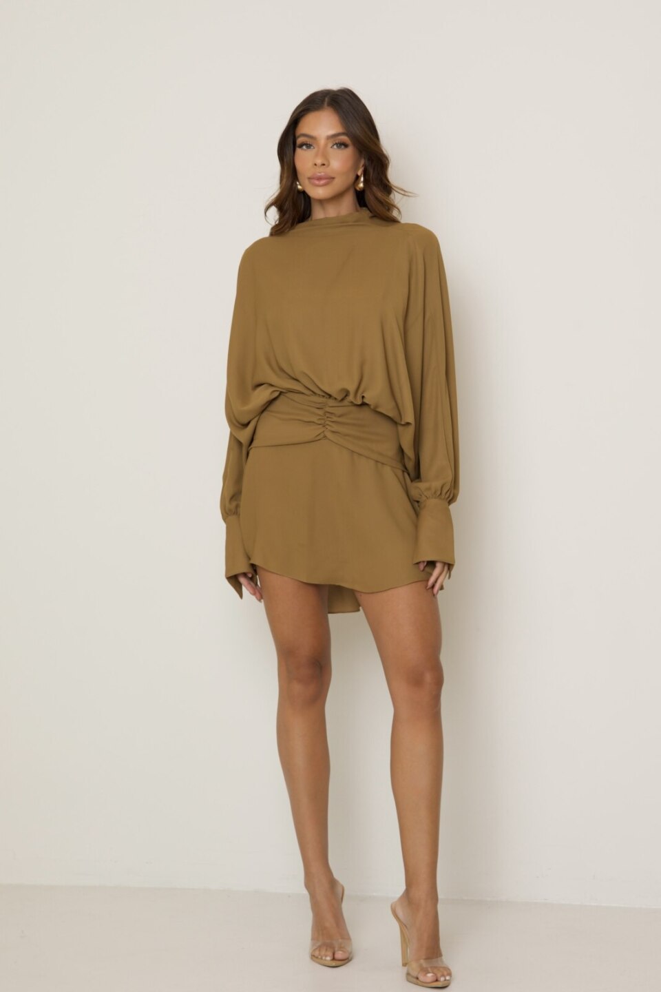 CLOSET: Moda Feminina Elegante, Exclusiva e Atemporal - Vestido Curto Manga Longa Com Saia Babado Amisha