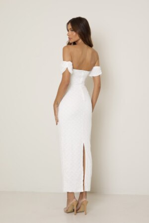 CLOSET: Moda Feminina Elegante, Exclusiva e Atemporal - Vestido Mídi Renda Cassiane