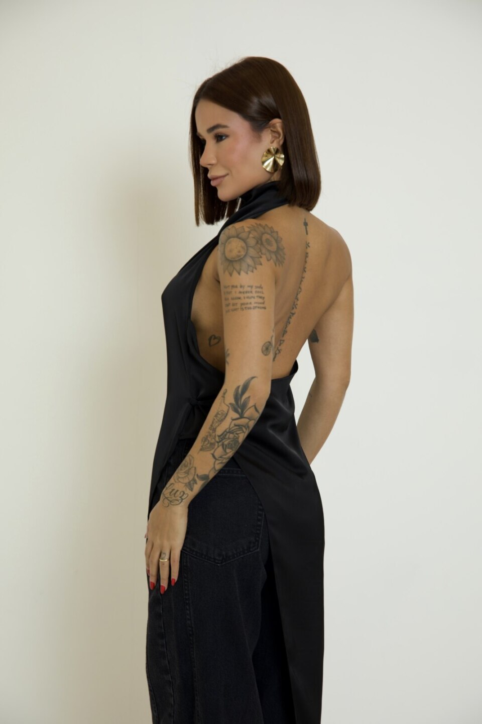 CLOSET: Moda Feminina Elegante, Exclusiva e Atemporal - Blusa Assimétrica Cetim Com Gola Alta Manoela