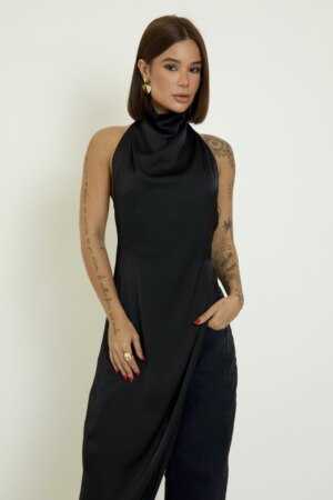 CLOSET: Moda Feminina Elegante, Exclusiva e Atemporal - Blusa Assimétrica Cetim Com Gola Alta Manoela