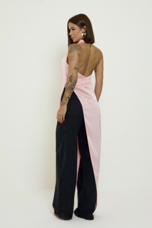 CLOSET: Moda Feminina Elegante, Exclusiva e Atemporal - Blusa Assimétrica Cetim Com Gola Alta Manoela