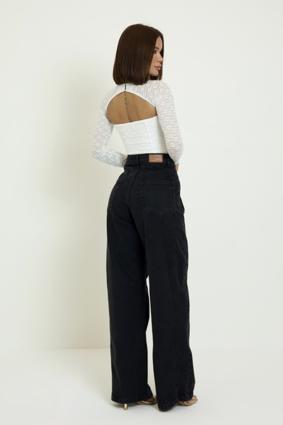 CLOSET: Moda Feminina Elegante, Exclusiva e Atemporal - Body Em Renda Com Decote No Busto Vanessa