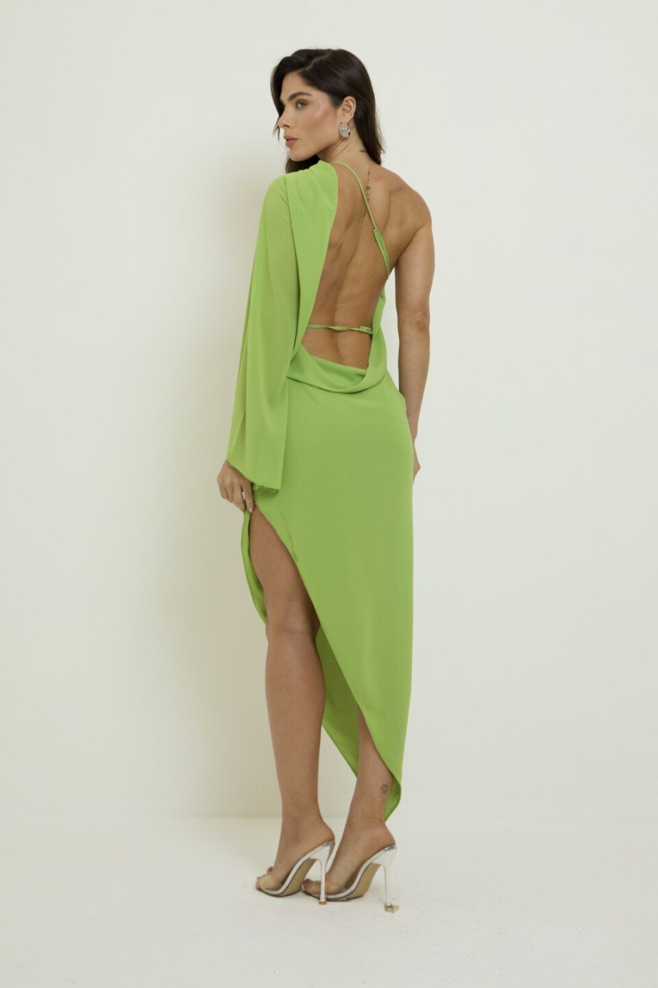 CLOSET: Moda Feminina Elegante, Exclusiva e Atemporal - Vestido Mídi Assimétrico Zaira
