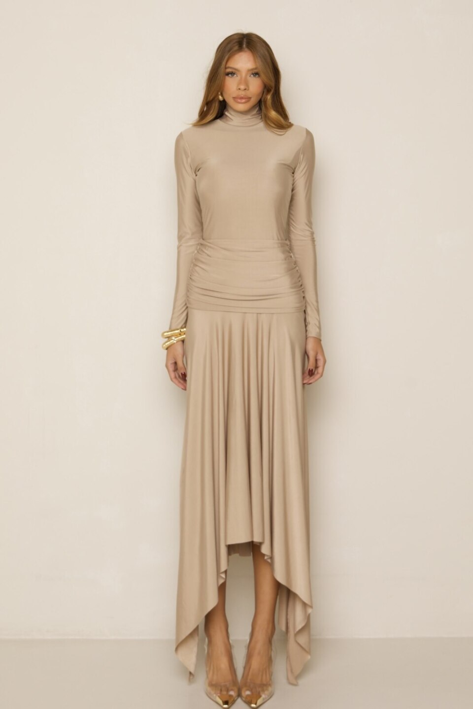 CLOSET: Moda Feminina Elegante, Exclusiva e Atemporal - Vestido Midi Franzido Com Manga Tule Olívia