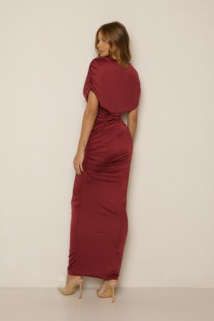 CLOSET: Moda Feminina Elegante, Exclusiva e Atemporal - Vestido Cropped Ombro a Ombro Lorena