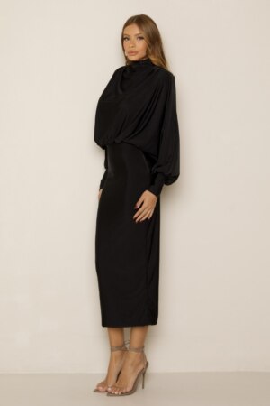 CLOSET: Moda Feminina Elegante, Exclusiva e Atemporal - Vestido Mídi Com Manga Longa Pérola
