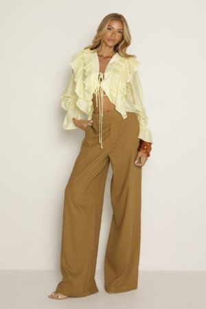CLOSET: Moda Feminina Elegante, Exclusiva e Atemporal - Blusa com babados Marlene